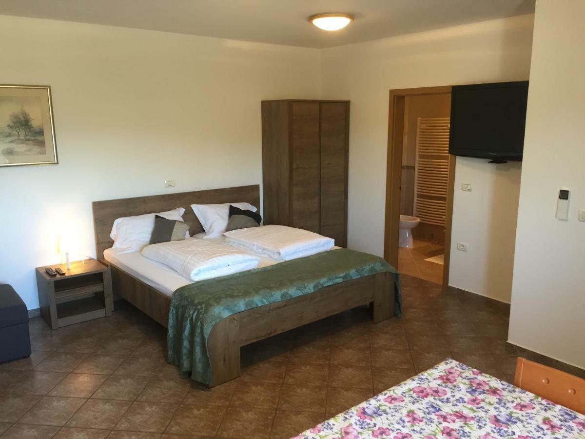 Apartma Valmarin Apartment Spodnje Skofije Ngoại thất bức ảnh