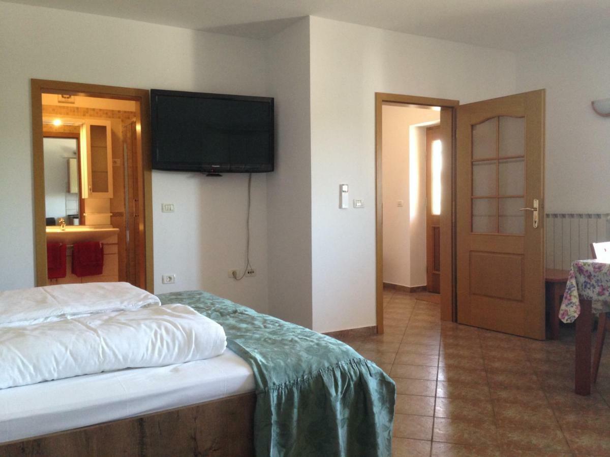 Apartma Valmarin Apartment Spodnje Skofije Ngoại thất bức ảnh